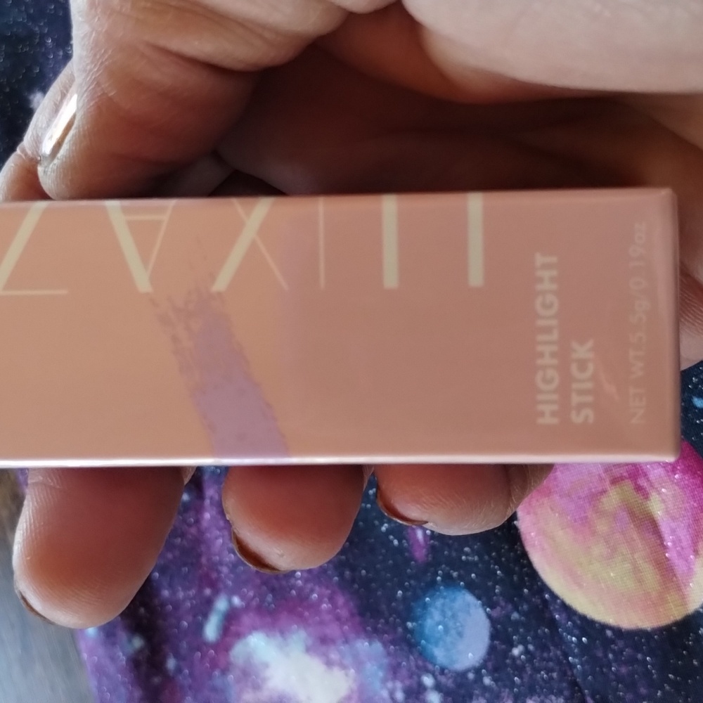 Luxaza Contour and Highlight Stick Set - Green and Pink - Picture 4 of 4